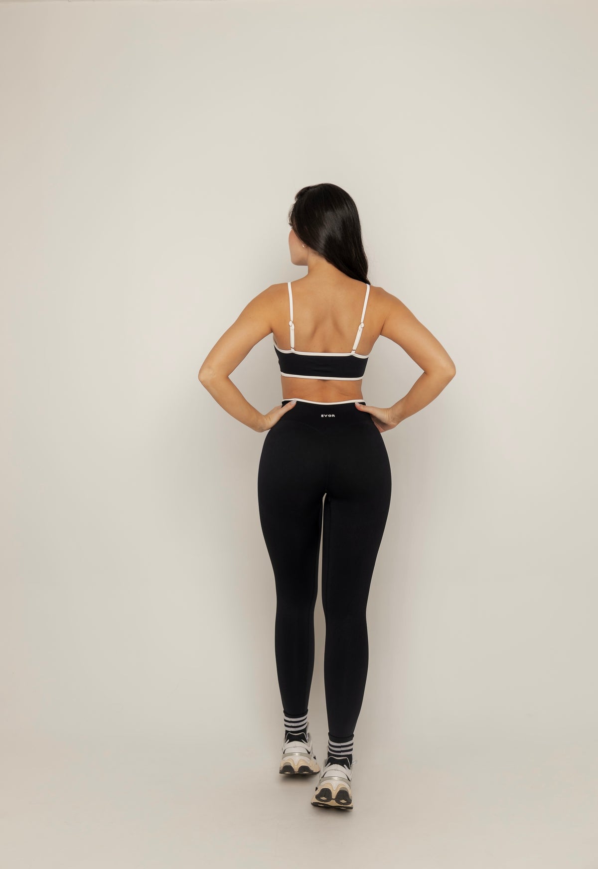 ICONIC SET - BLACK